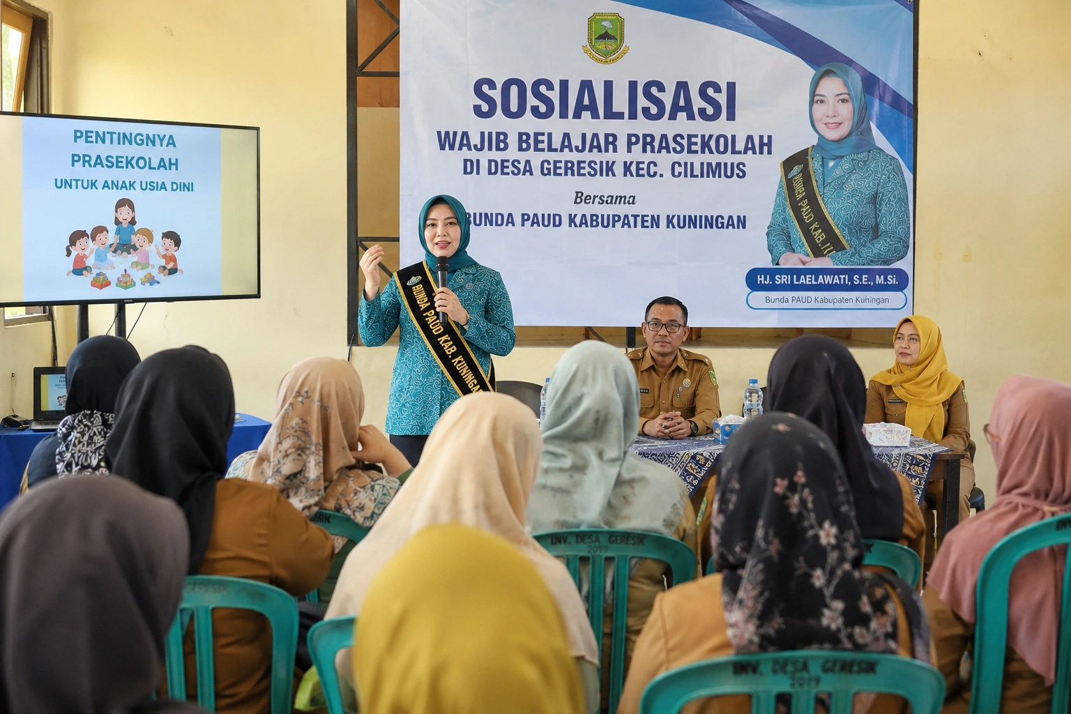 Bunda PAUD Kuningan Sosialisasikan Wajib Belajar Prasekolah di Desa Gersik